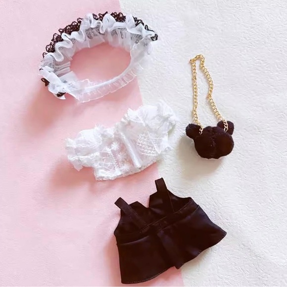 NWOT Black and White Doll 4-Piece Accessories Set With Kuromi Keychain - Picture 4 of 9